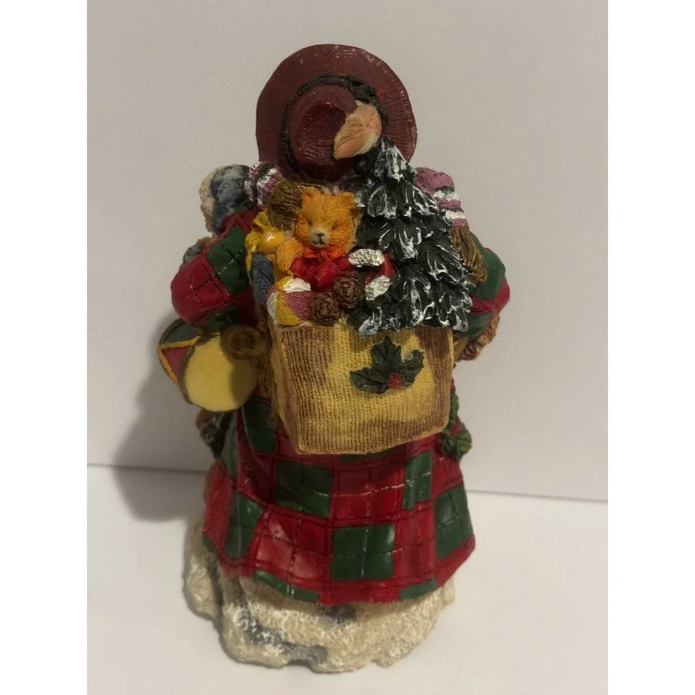 Yuletide Traditions Resin Santa Claus Figurine Patchwork 8